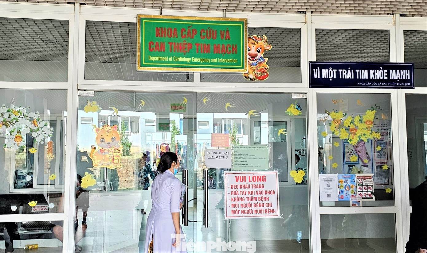 Trong 3 ngày, bệnh viện tiếp nhận, cấp cứu thành công 10 trường hợp bị nhồi máu cơ tim cấp Trong 3 ngày, bệnh viện tiếp nhận, cấp cứu thành công 10 trường hợp bị nhồi máu cơ tim cấp