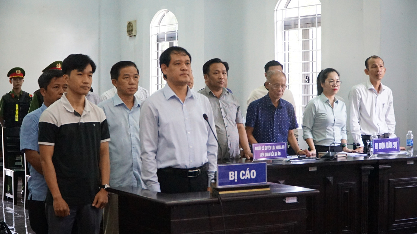 Các bị cáo có mặt tại phiên toà Các bị cáo có mặt tại phiên toà