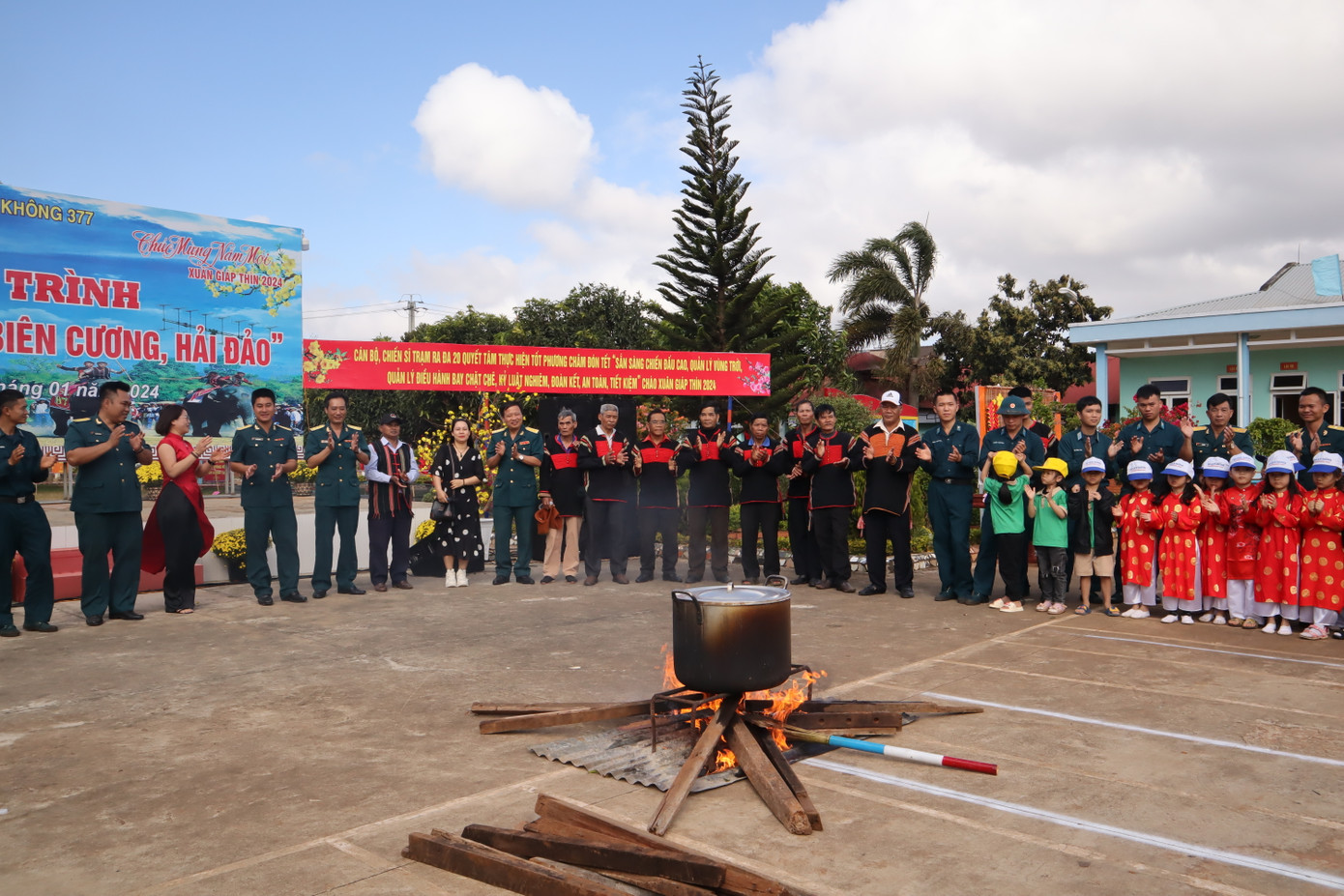 Chương trình "Xuân canh trời, Tết biên cương, hải đảo". Chương trình "Xuân canh trời, Tết biên cương, hải đảo".
