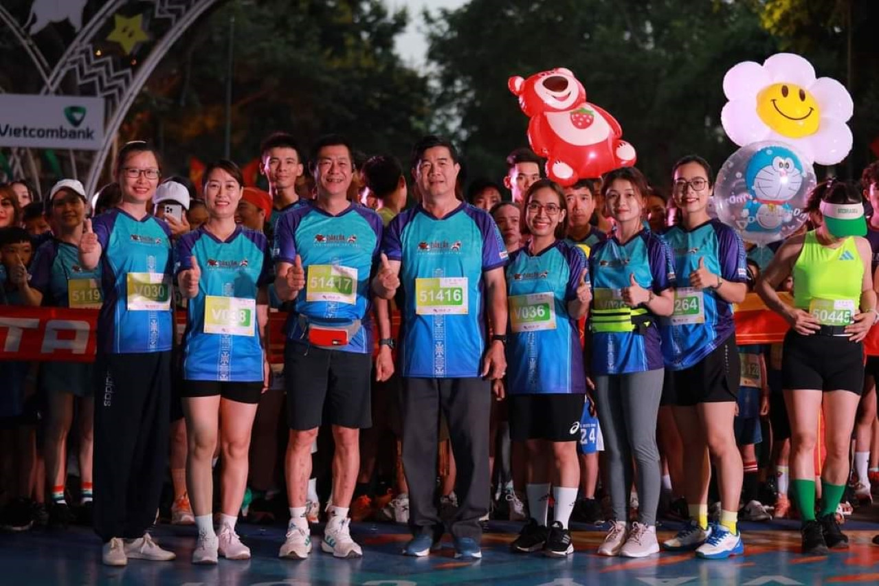 Giải chạy thu hút rất đông vận động viên tham gia Giải chạy thu hút rất đông vận động viên tham gia