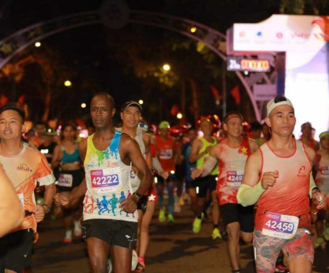 Vận động viên người nước ngoài cũng tham gia giải chạy Vận động viên người nước ngoài cũng tham gia giải chạy