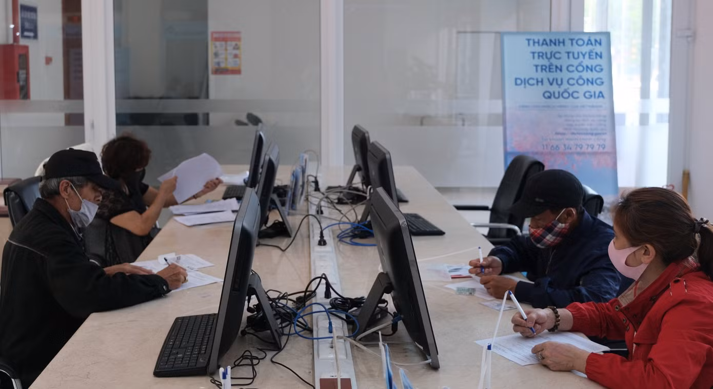 Đẩy mạnh chuyển đổi số trong thực hiện thủ tục hành chính. Ảnh: Báo Lâm Đồng