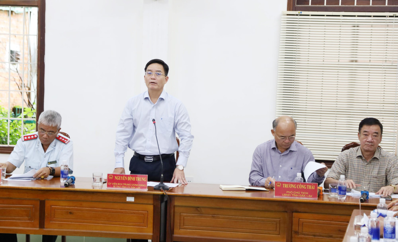 Bí thư Tỉnh uỷ Đắk Lắk - ông Nguyễn Đình Trung phát biểu tại buổi đối thoại