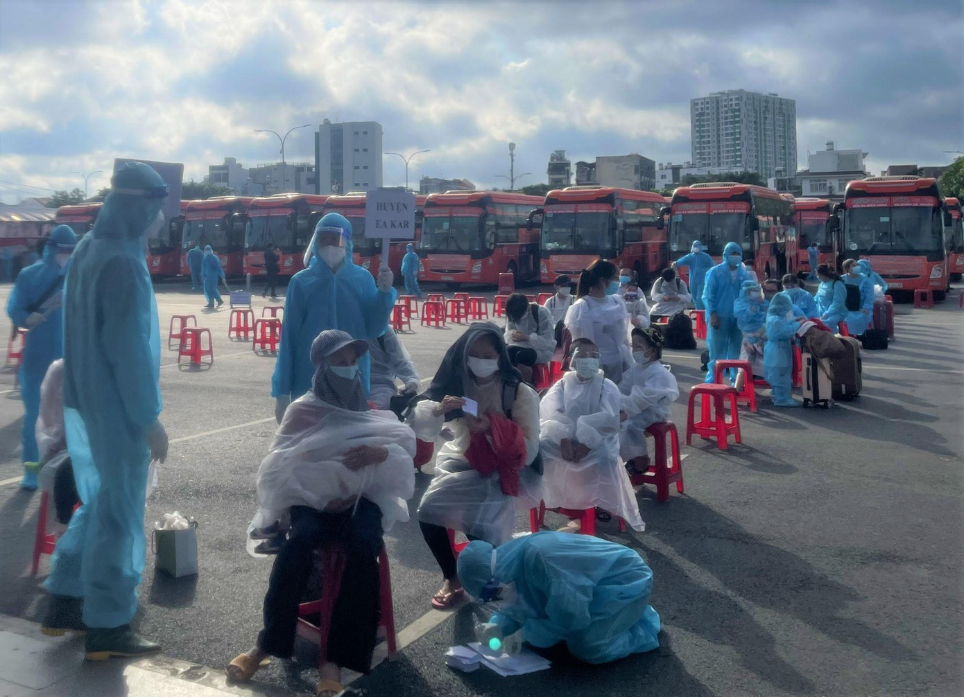 Thành viên đoàn công tác đặc biệt, thu thập thông tin công dân Thành viên đoàn công tác đặc biệt, thu thập thông tin công dân