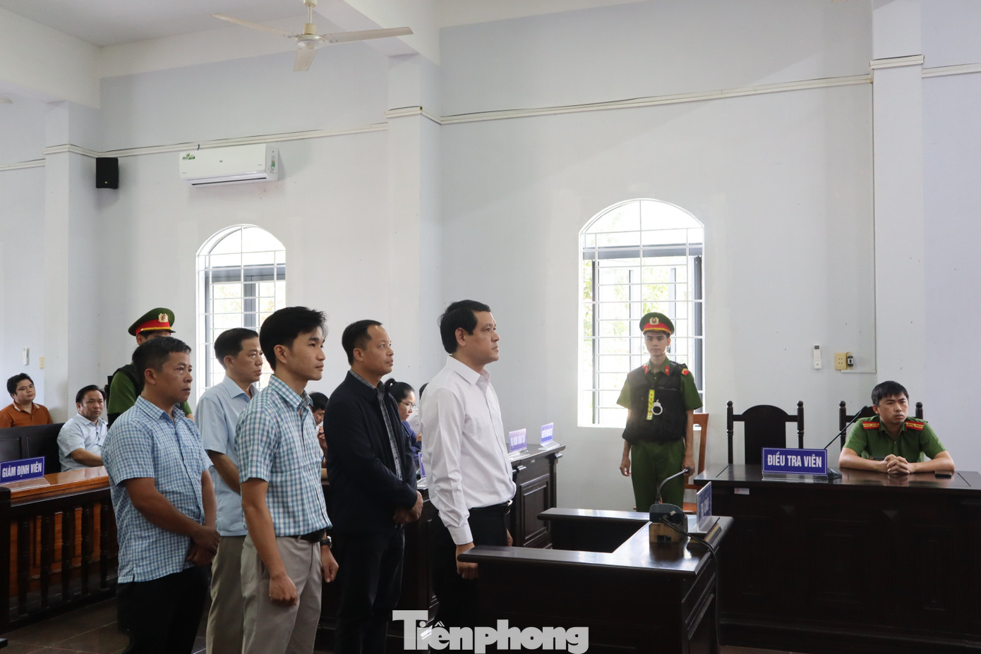 Các bị cáo tại toà Các bị cáo tại toà