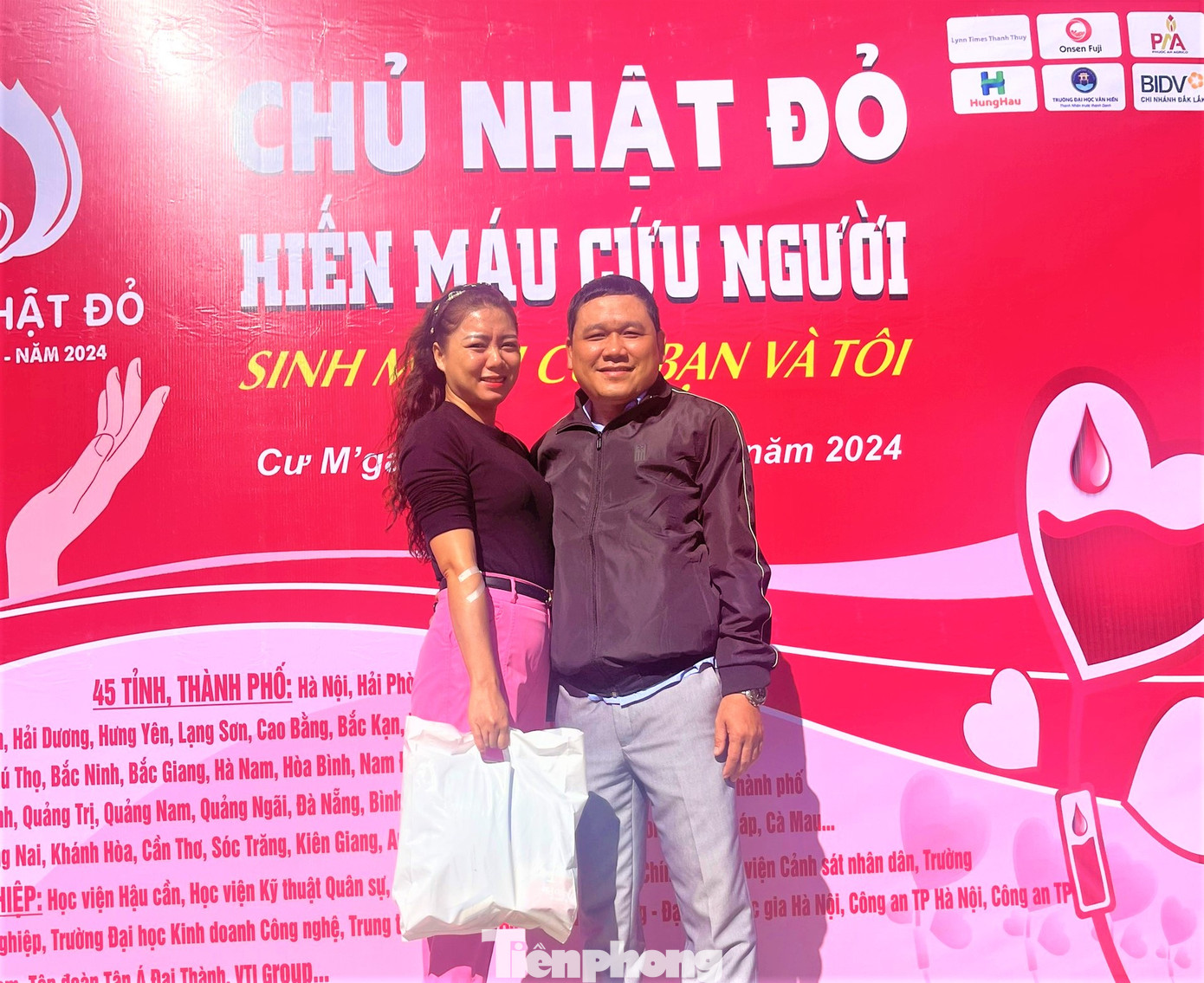 Vợ chồng Thiếu tá Trần Đức Thắng