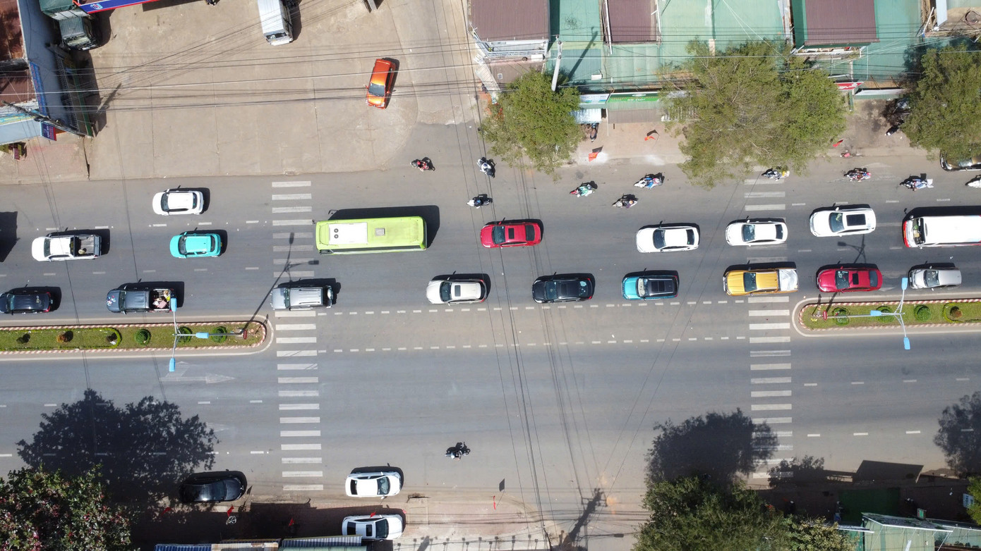 Lượng xe đổ về Quốc lộ 14 sau kỳ nghỉ Tết. Lượng xe đổ về Quốc lộ 14 sau kỳ nghỉ Tết.