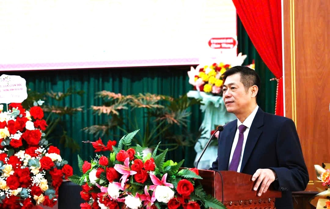 Ông Nguyễn Hoàng Giang - Bí thư Huyện ủy Krông Pắc, phát biểu tại hội nghị. Ảnh: Đinh Nga Ông Nguyễn Hoàng Giang - Bí thư Huyện ủy Krông Pắc, phát biểu tại hội nghị. Ảnh: Đinh Nga