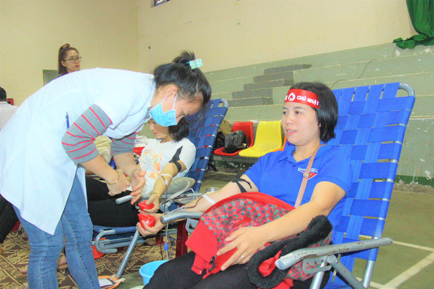 Người dân Đắk Lắk tham gia hiến máu tại chương trình Chủ nhật Đỏ năm 2023