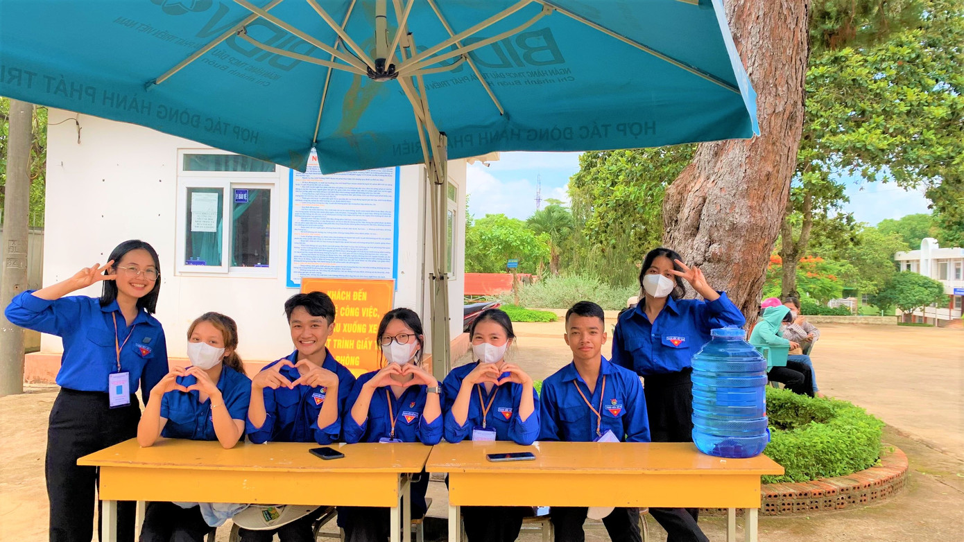 Tình nguyện viên sẵn sàng tiếp sức mùa thi Tình nguyện viên sẵn sàng tiếp sức mùa thi