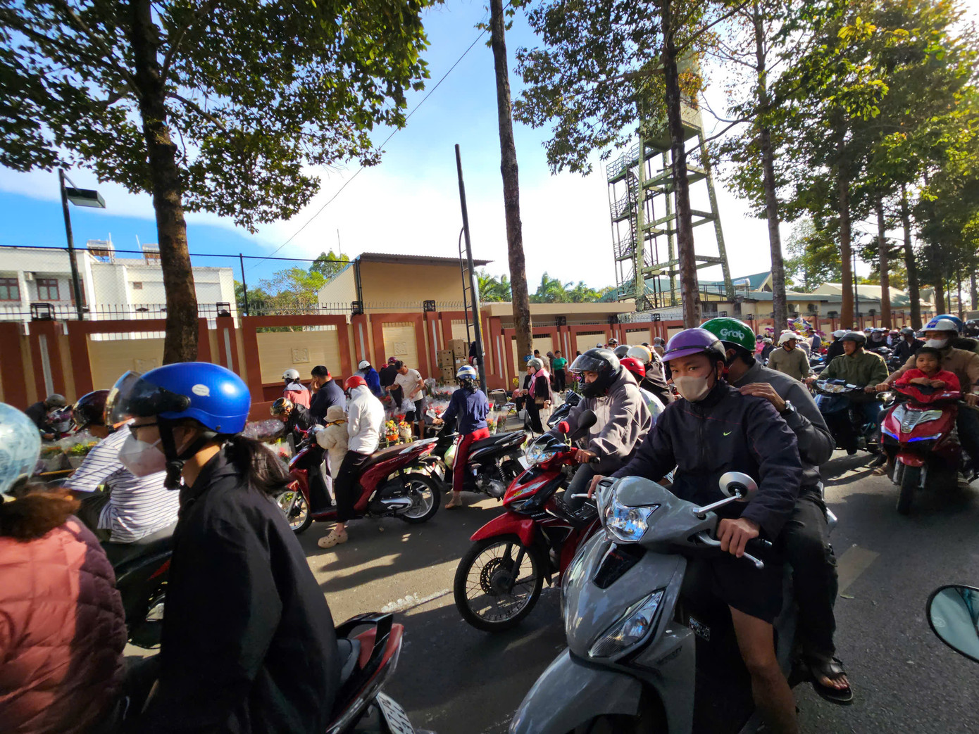 Phương tiện phải di chuyển thật chậm Phương tiện phải di chuyển thật chậm