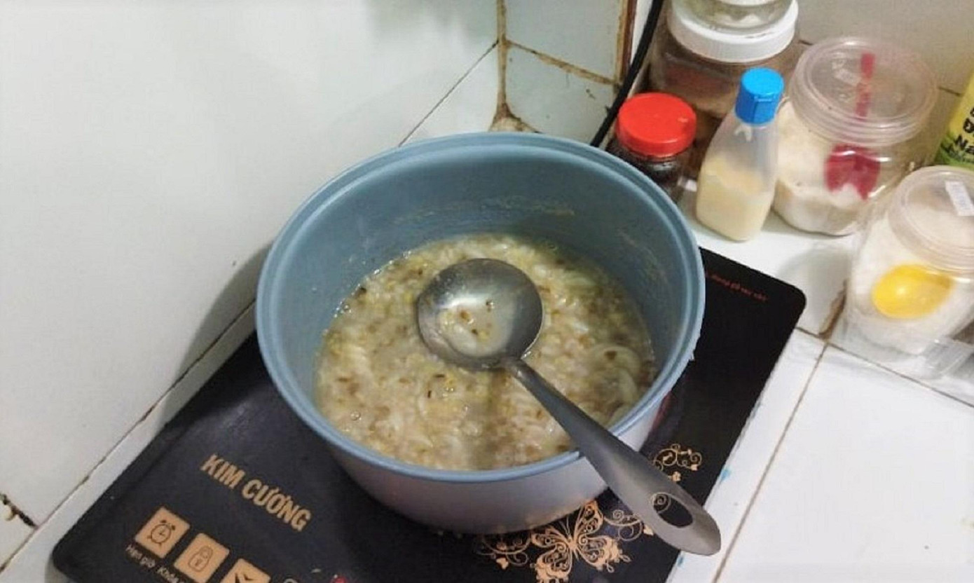 Nồi cháo sống tạm qua ngày Nồi cháo sống tạm qua ngày