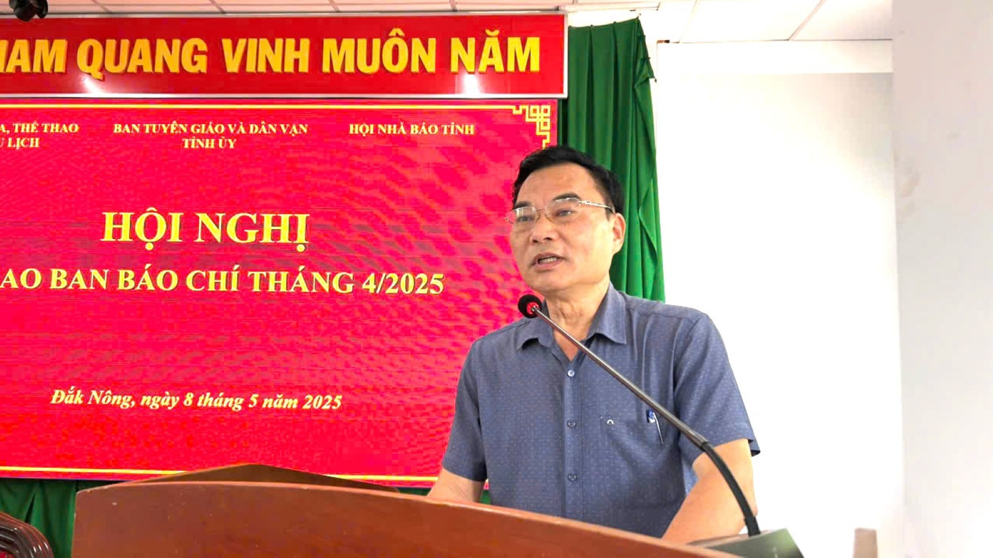 Ông Phạm Văn Mạnh - Phó Giám đốc Sở Xây dựng Đắk Nông, thông tin tại hội nghị. Ông Phạm Văn Mạnh - Phó Giám đốc Sở Xây dựng Đắk Nông, thông tin tại hội nghị.