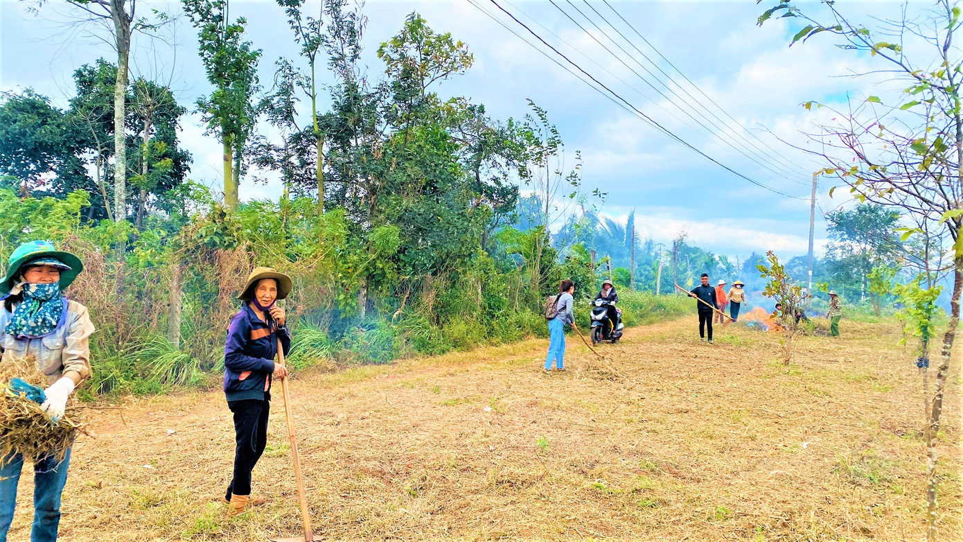 Ai nấy đều háo hức chờ đến ngày hội 30/12. Ai nấy đều háo hức chờ đến ngày hội 30/12.