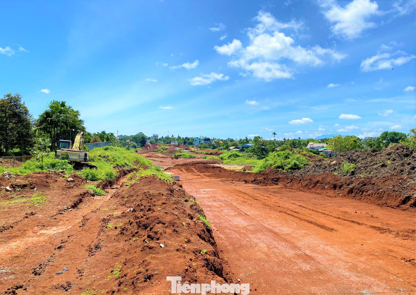 Điểm cuối của dự án còn lởm chởm đường đất Điểm cuối của dự án còn lởm chởm đường đất