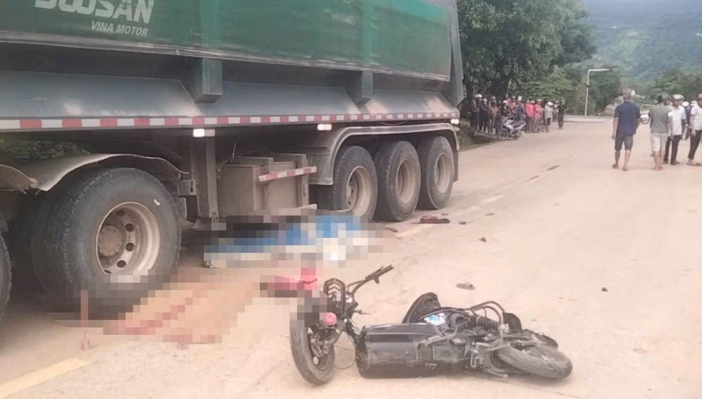 Hiện trường vụ tai nạn khiến 4 trẻ thương vong.