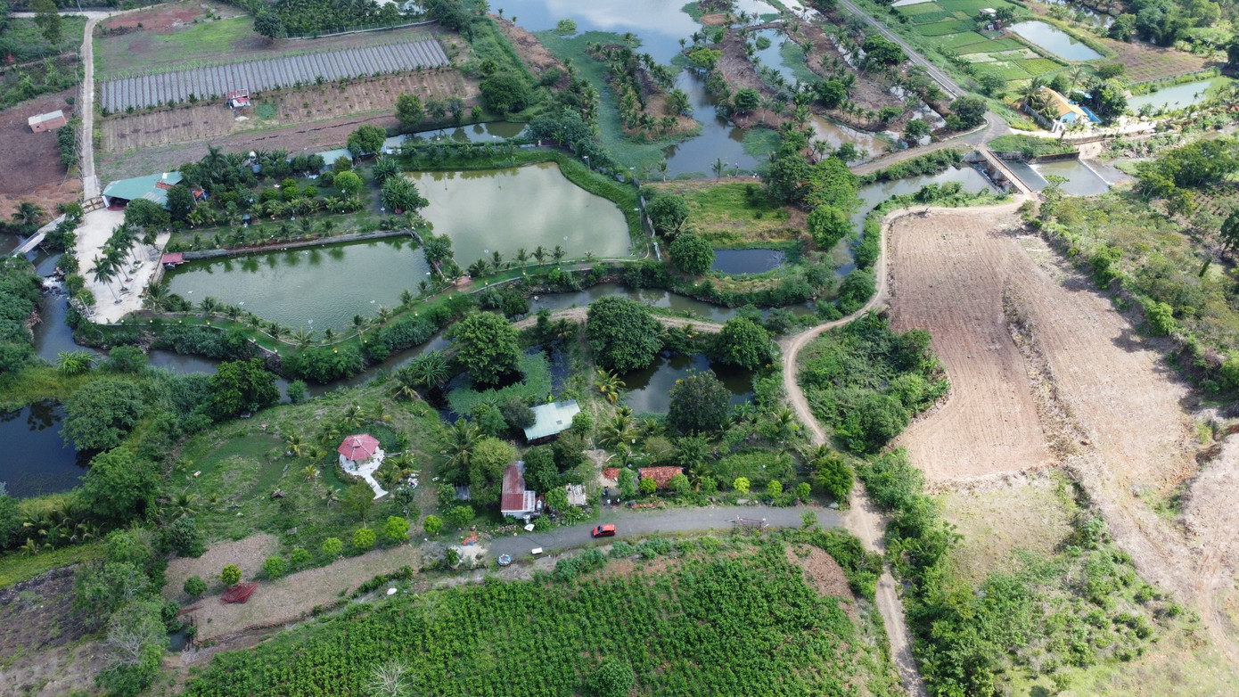 Nơi ông Tài ở sau khi nhập khẩu vào huyện Buôn Đôn khá xa khu dân cư Nơi ông Tài ở sau khi nhập khẩu vào huyện Buôn Đôn khá xa khu dân cư