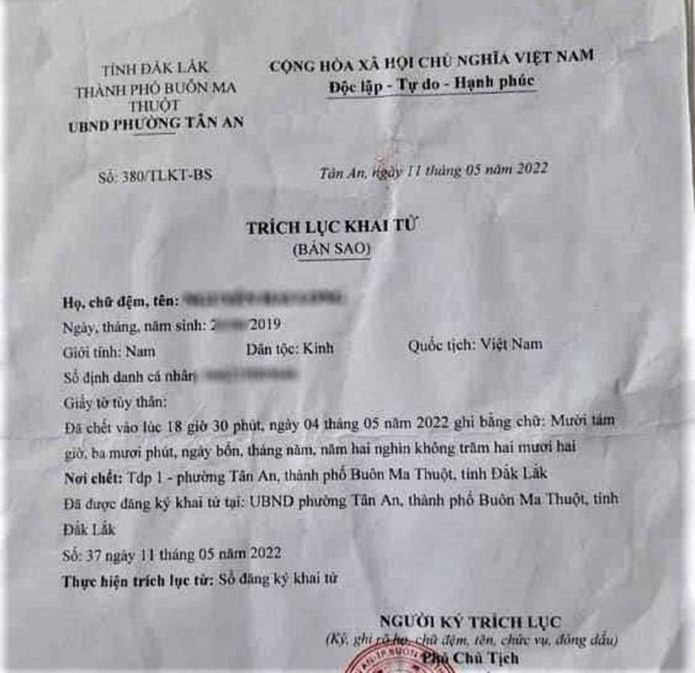 Chị P. đi khai tử con dù con còn sống