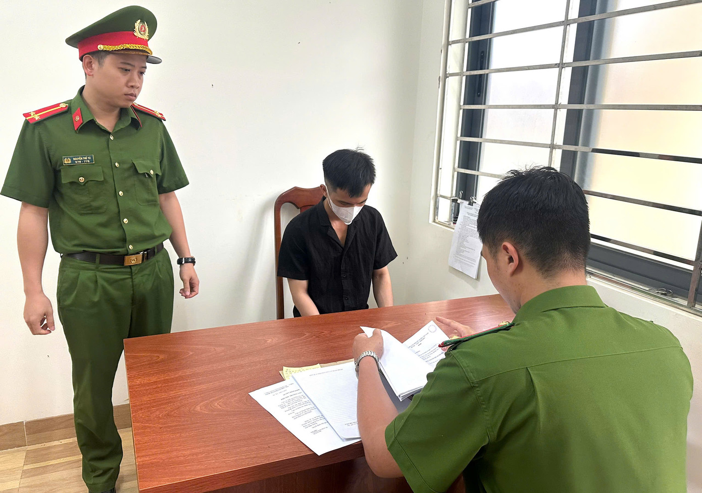 Đối tượng Hồ Thế Bảo tại cơ quan công an