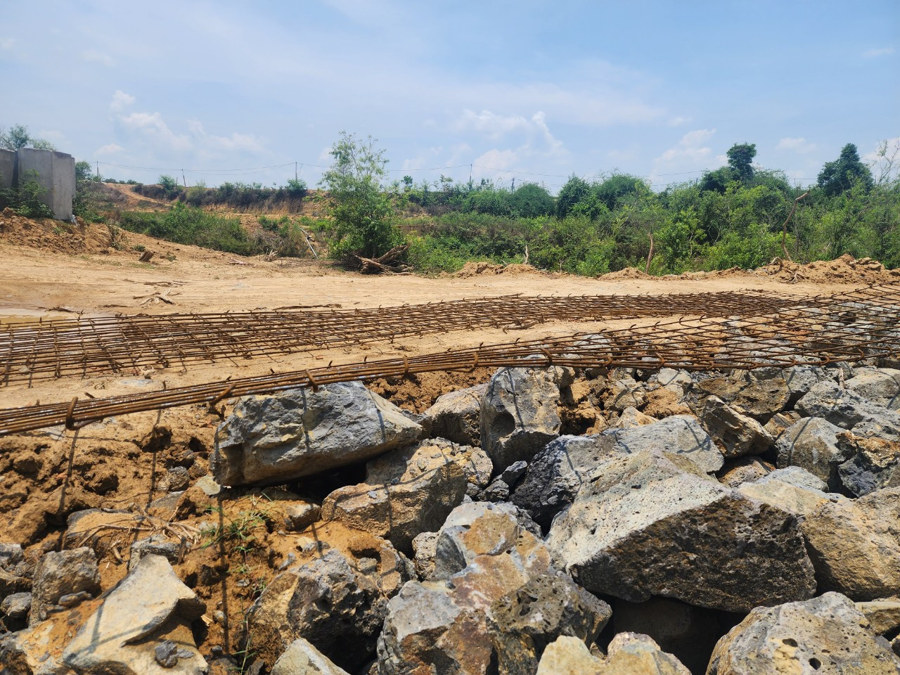 Dự án thiên tai vẫn còn ngổn ngang