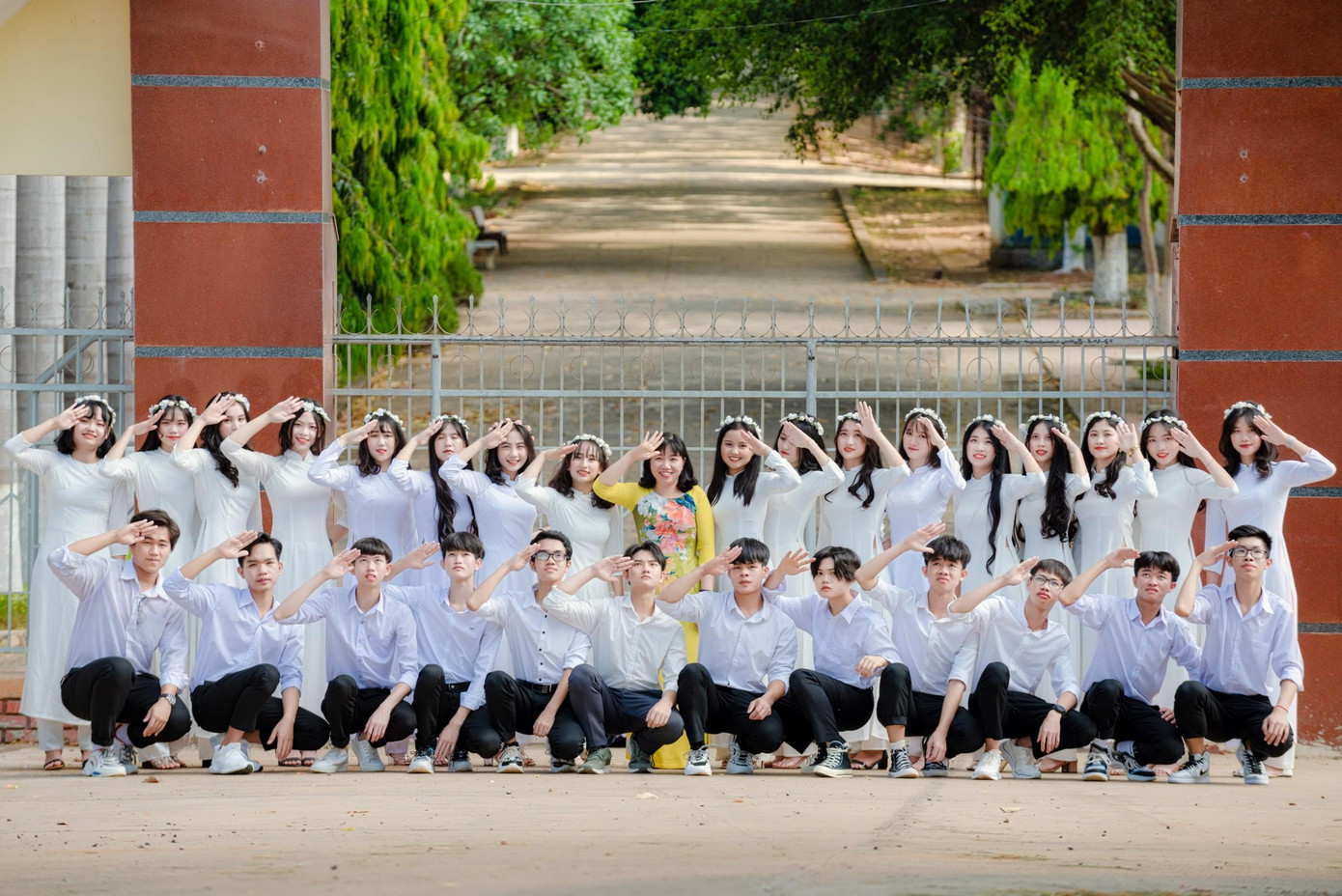 Mai rất tự hào khi được học dưới mái trường THPT Dân tộc Nội trú Nơ Trang Lơng