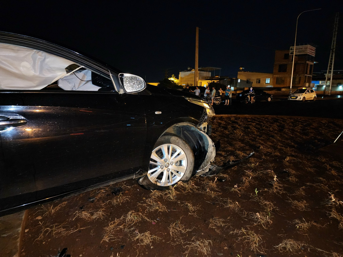 Hiện trường một vụ tai nạn trên Đại lộ Đông Tây Hiện trường một vụ tai nạn trên Đại lộ Đông Tây