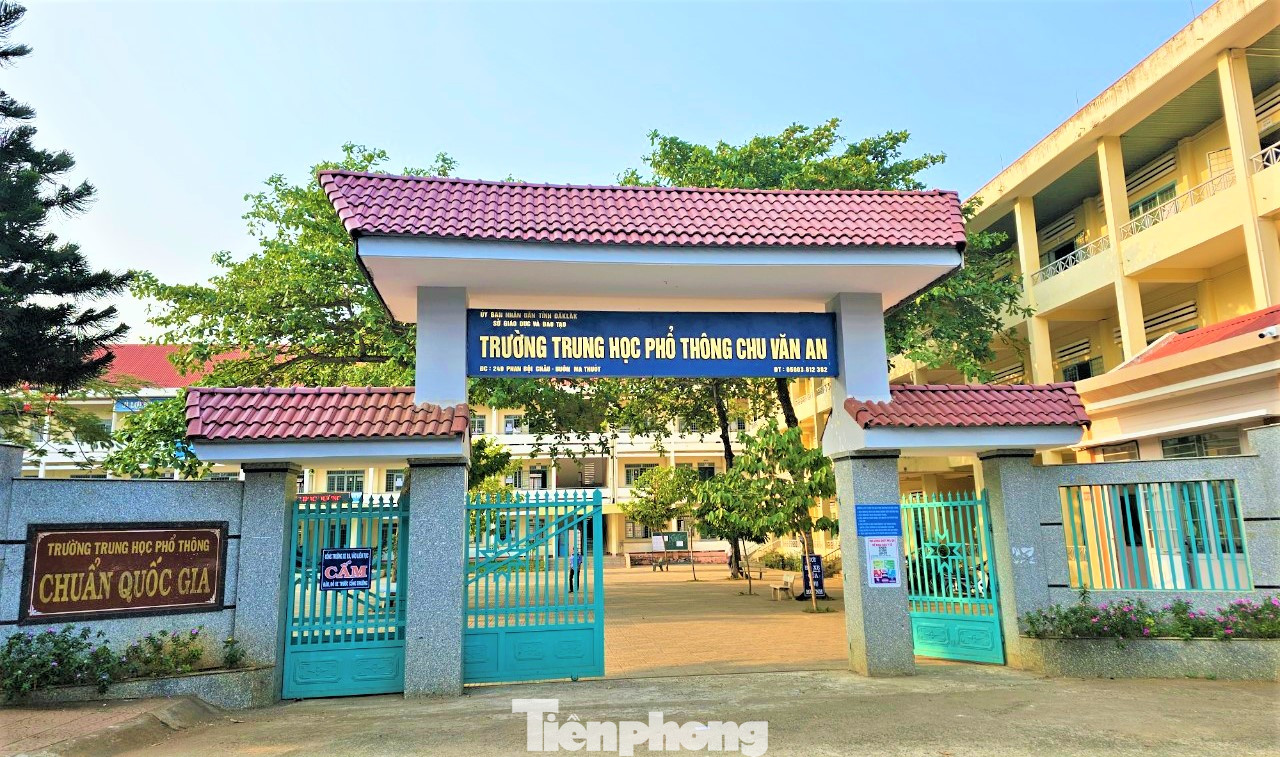 Nơi bốn cán bộ, thầy cô công tác Nơi bốn cán bộ, thầy cô công tác