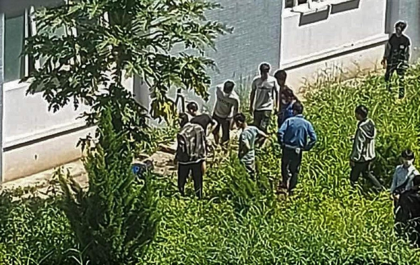 Hiện trường vụ nam thanh niên té lầu