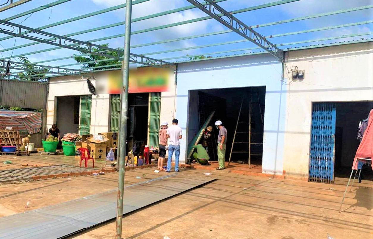 Người dân tự động tháo dỡ công trình trái phép Người dân tự động tháo dỡ công trình trái phép