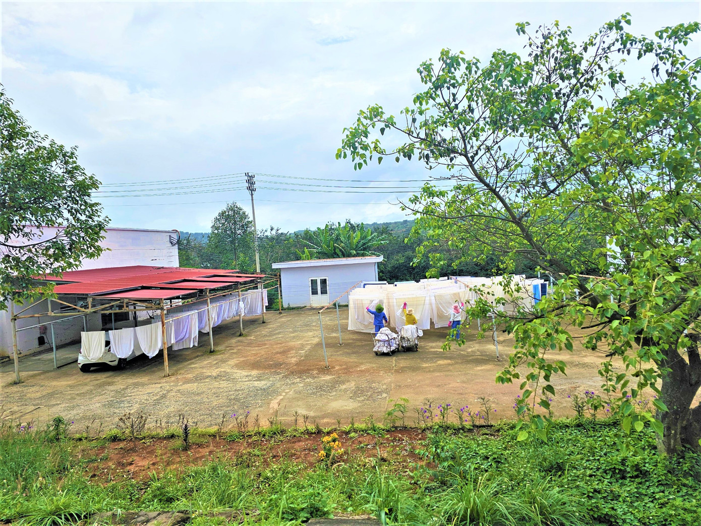 Hệ thống xử lý rác nằm cạnh khoa Kiểm soát nhiễm khuẩn. Hệ thống xử lý rác nằm cạnh khoa Kiểm soát nhiễm khuẩn.