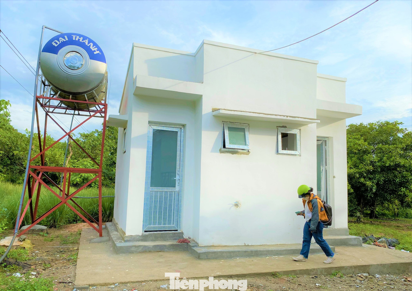 Có ý kiến cho rằng số tiền đầu tư xây nhà vệ sinh công cộng cao. Có ý kiến cho rằng số tiền đầu tư xây nhà vệ sinh công cộng cao.