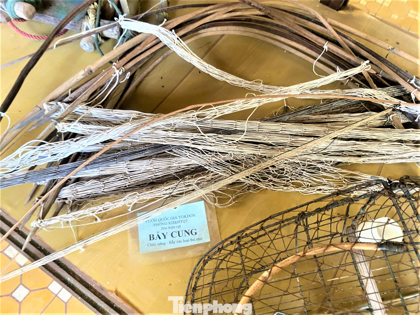 Bẫy cung được thu giữ tại Vườn Quốc gia Yok Đôn Bẫy cung được thu giữ tại Vườn Quốc gia Yok Đôn