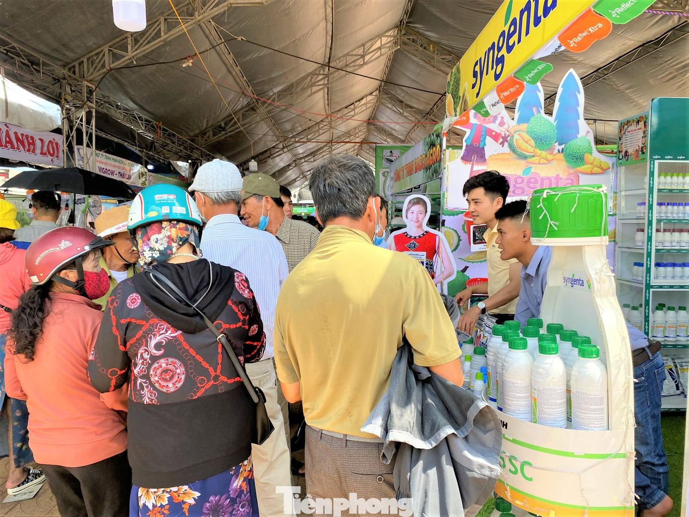 ...và tham khảo các loại thuốc chăm sóc sầu riêng