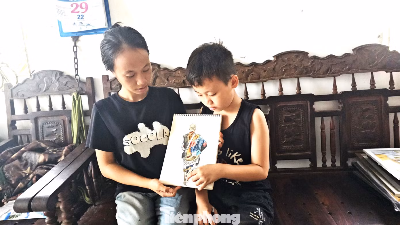Nghĩa lý giải vết sần dưới chân "Sư Thích Minh Tuệ"