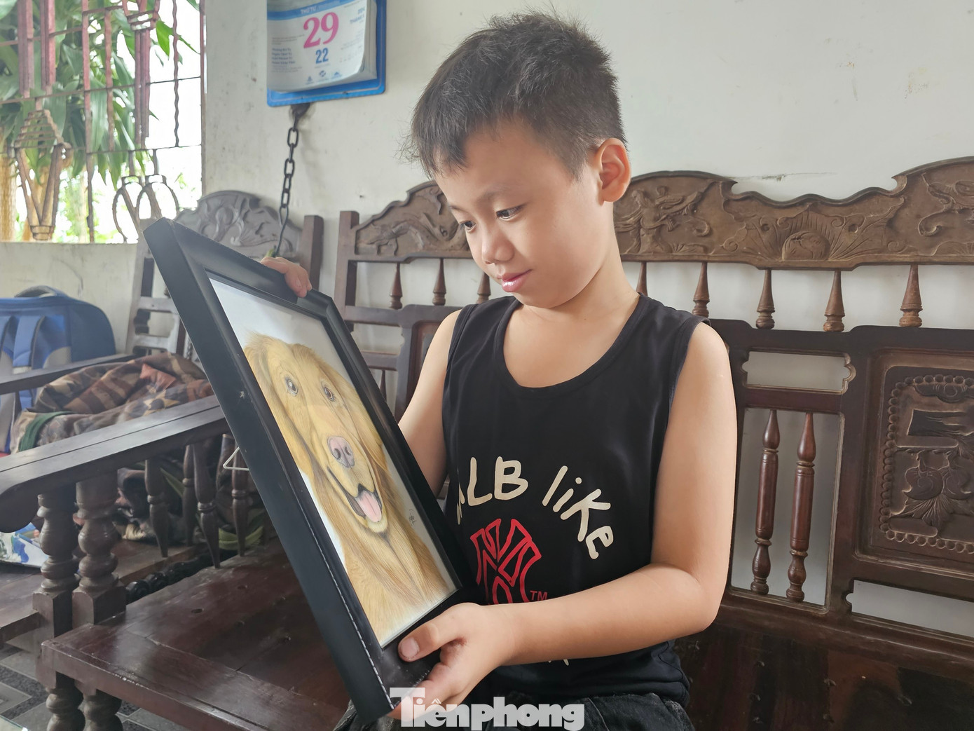 Nghĩa bên bức tranh vẽ chú cún