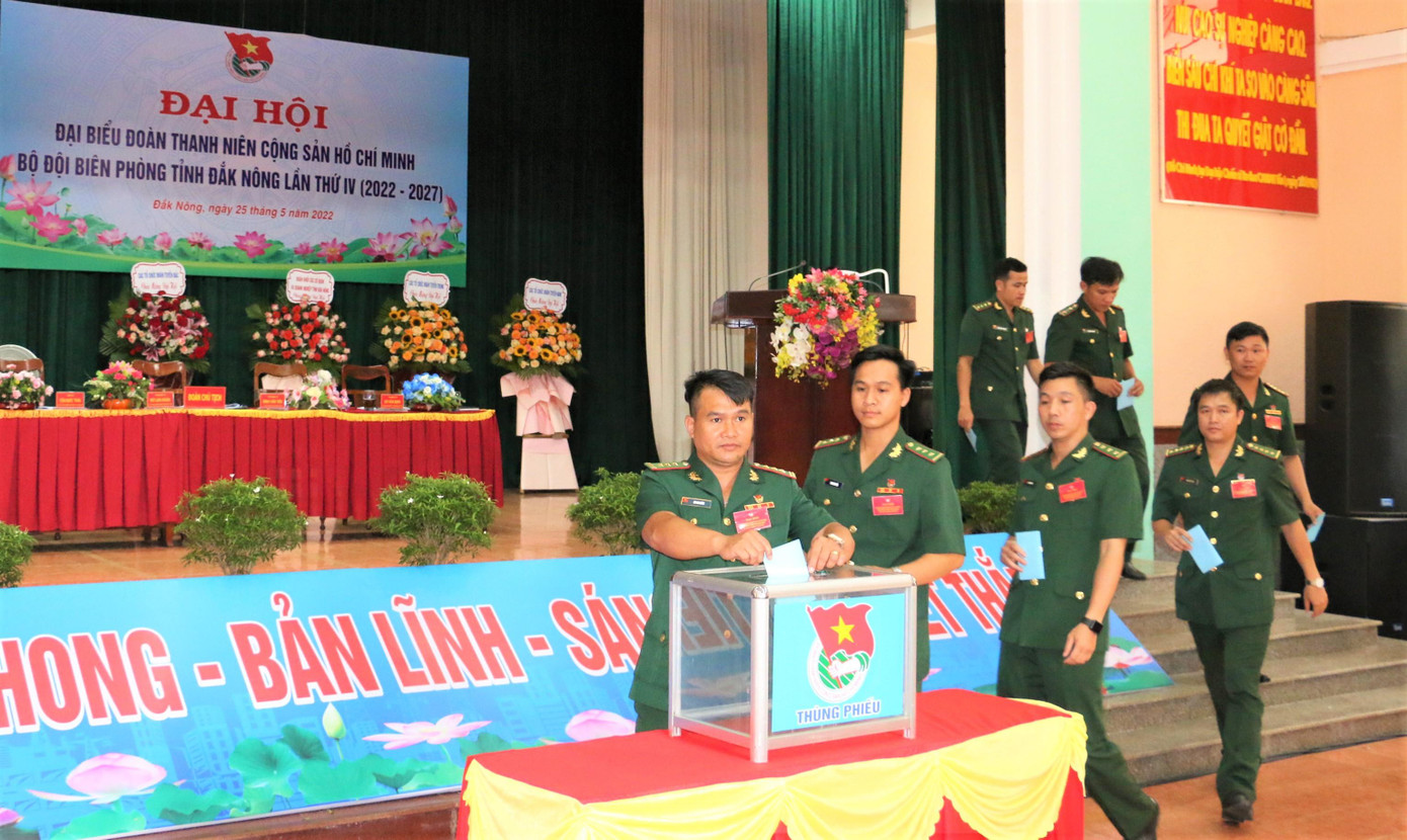 Bỏ phiếu bầu Đoàn đại biểu dự Đại hội đại biểu Đoàn Thanh niên Cộng sản Hồ Chí Minh tỉnh Đắk Nông