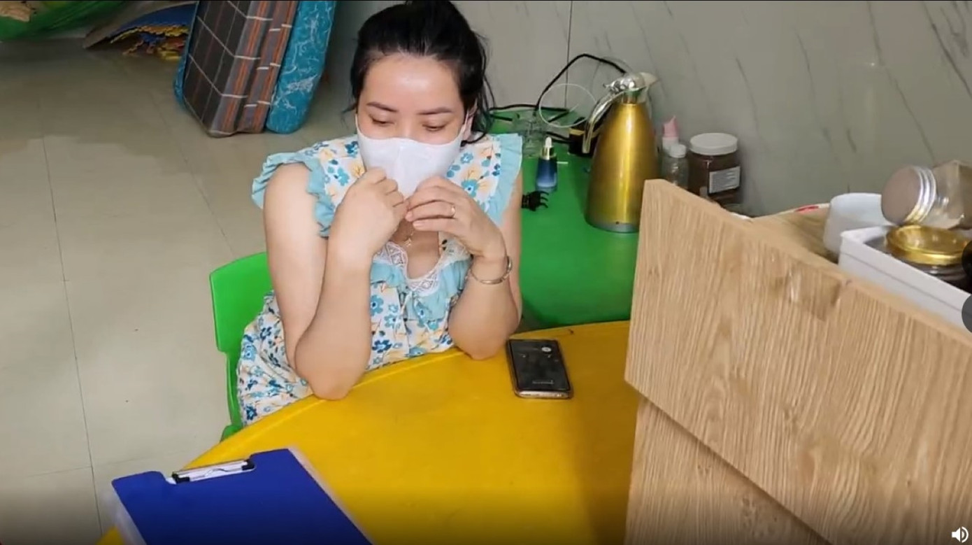 Bà Trịnh Thị Ngọc - người tát trẻ khi đút cơm ăn Bà Trịnh Thị Ngọc - người tát trẻ khi đút cơm ăn