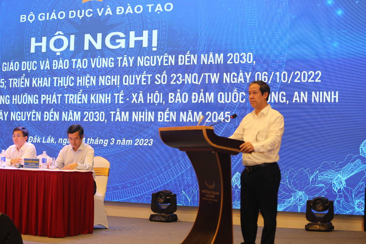 Bộ trưởng Bộ GD&ĐT Nguyễn Kim Sơn phát biểu tại hội nghị Bộ trưởng Bộ GD&ĐT Nguyễn Kim Sơn phát biểu tại hội nghị