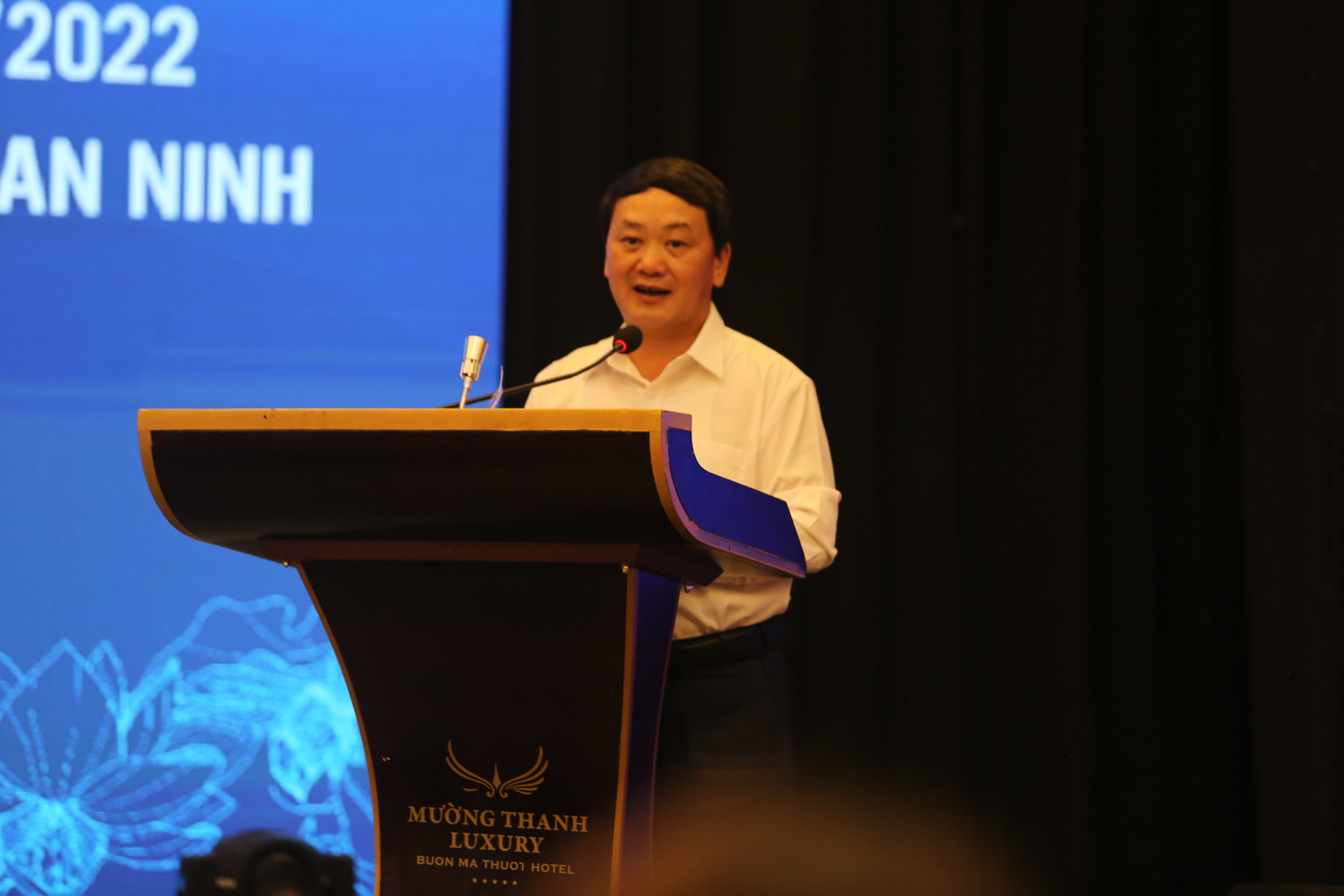 Bộ trưởng, Chủ nhiệm Ủy Ban Dân tộc Hầu A Lềnh chia sẻ tại hội nghị Bộ trưởng, Chủ nhiệm Ủy Ban Dân tộc Hầu A Lềnh chia sẻ tại hội nghị