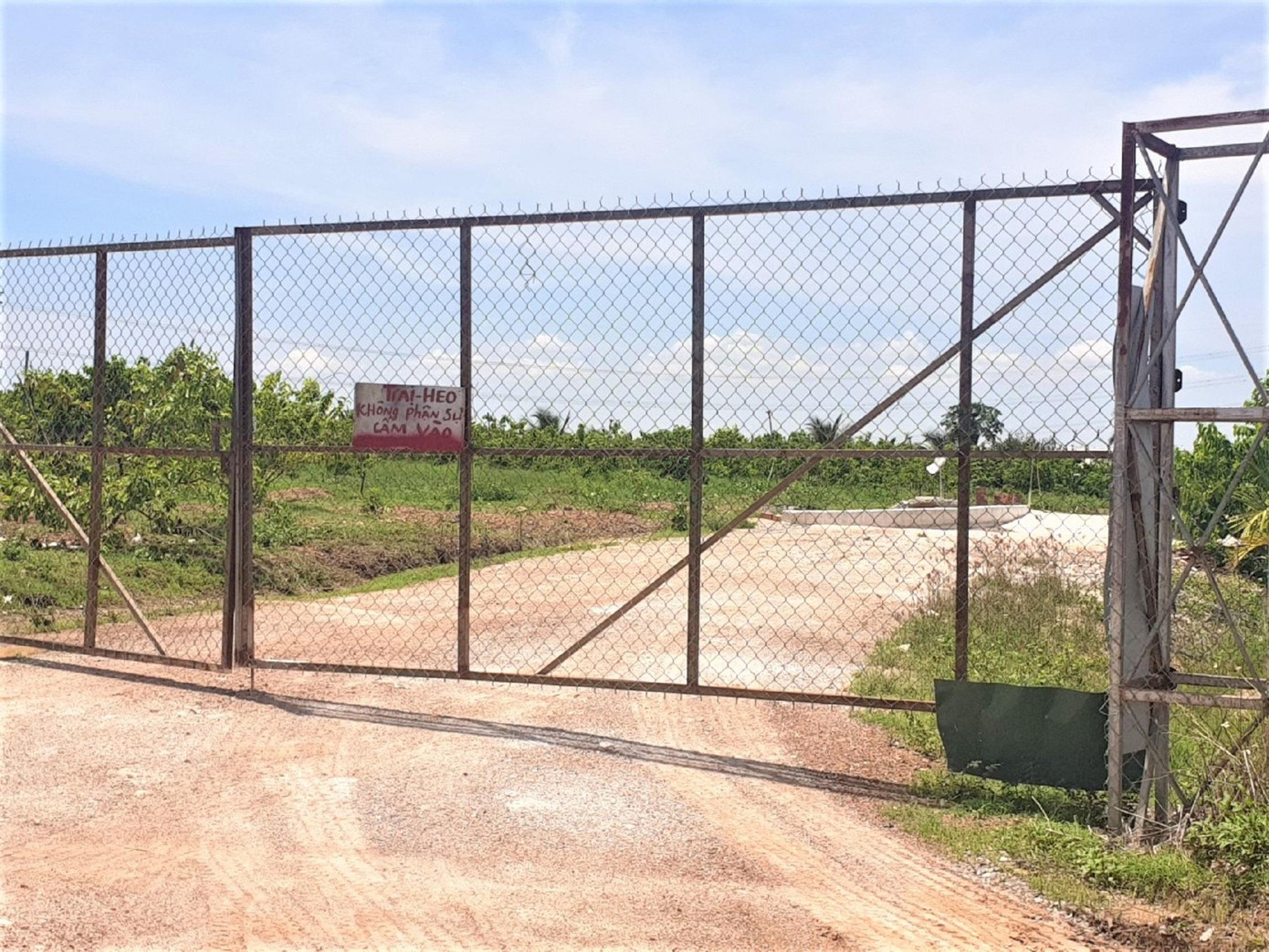 Một trại nuôi heo trên địa bàn thôn Nam Tiến (xã Ea Pô)