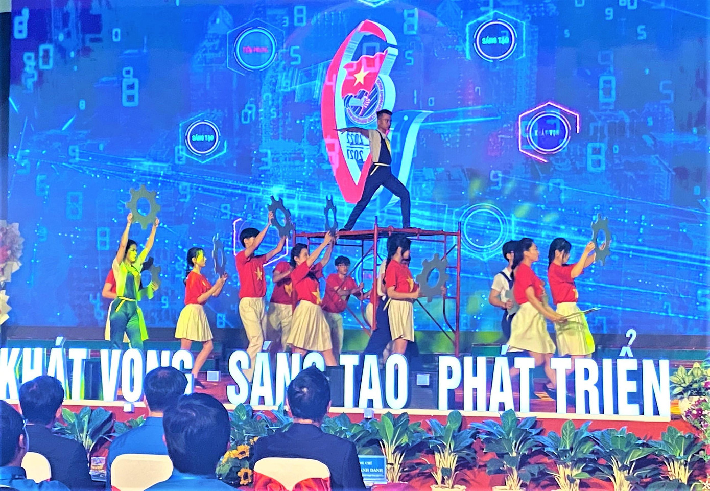 Khẩu hiệu hành động của tuổi trẻ Đắk Nông: "Tiên phong - Khát vọng - Sáng tạo - Phát triển" Khẩu hiệu hành động của tuổi trẻ Đắk Nông: "Tiên phong - Khát vọng - Sáng tạo - Phát triển"