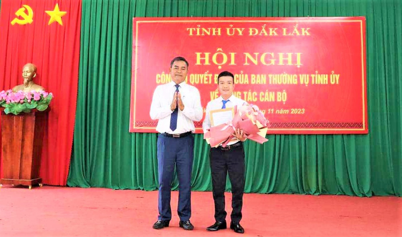 Anh Trần Doãn Tới - Phó Bí thư Tỉnh Đoàn nhận nhiệm vụ mới Anh Trần Doãn Tới - Phó Bí thư Tỉnh Đoàn nhận nhiệm vụ mới