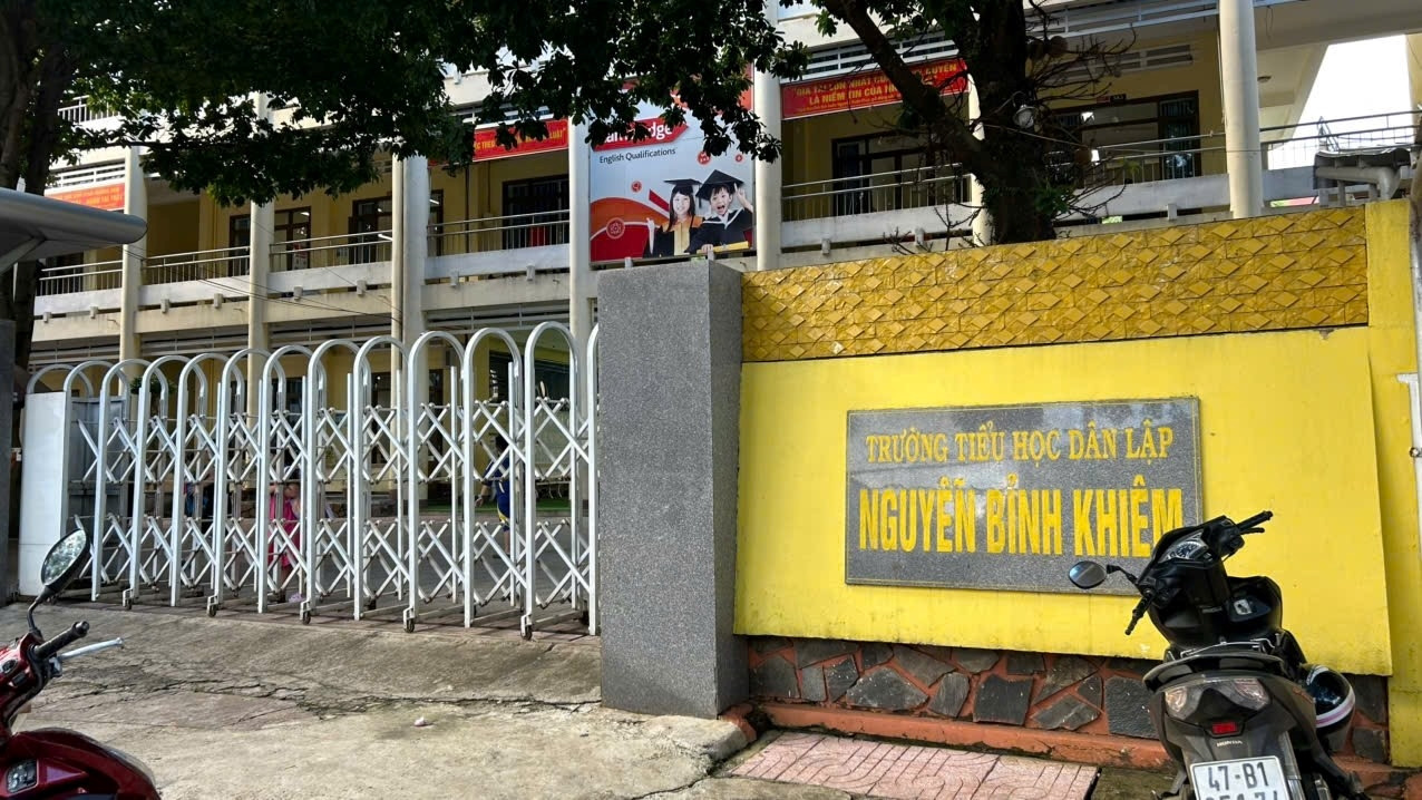 Trường tiểu học dân lập Nguyễn Bỉnh Khiêm được chuyển đổi loại hình trường sau 12 năm làm thủ tục.