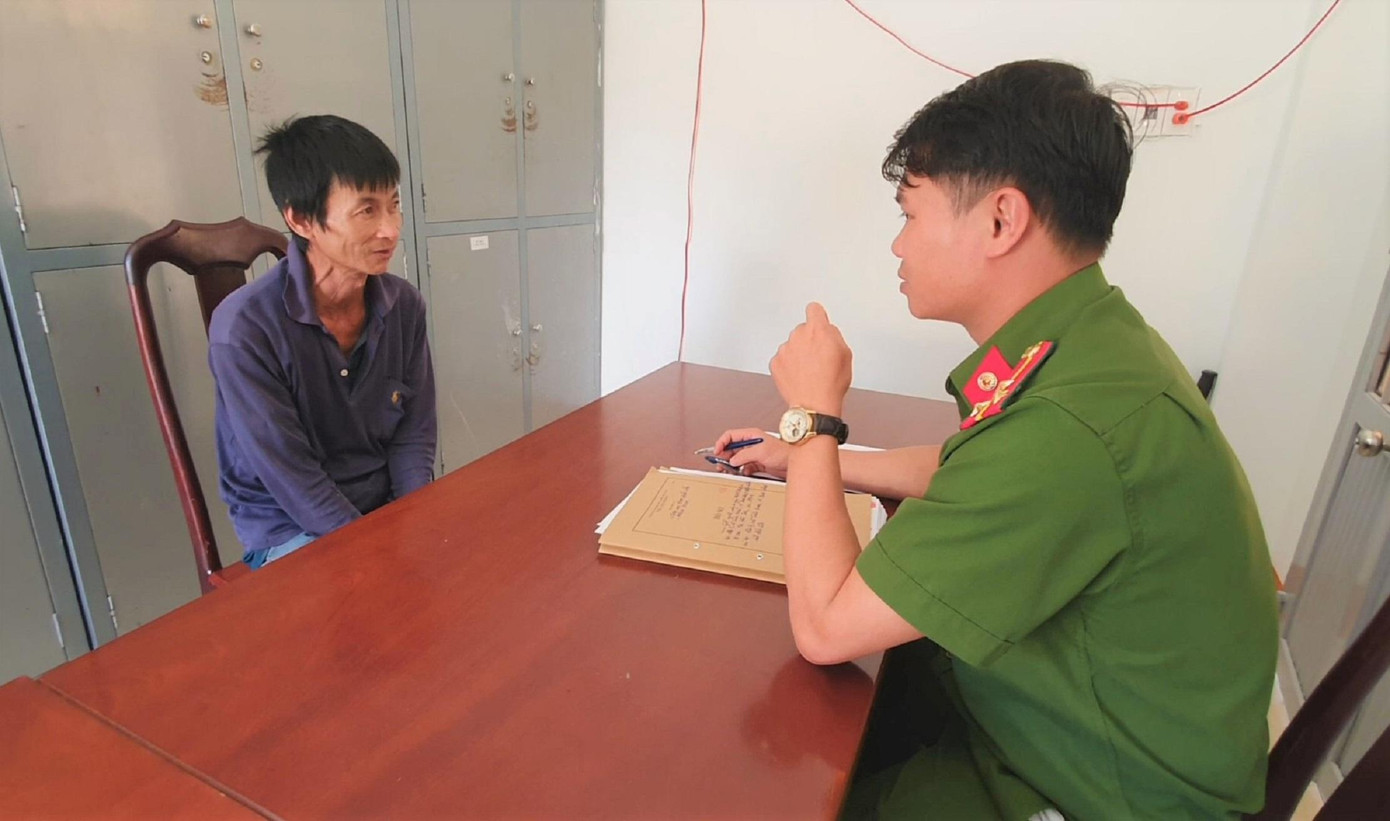 Đối tượng Sơn tại cơ quan công an