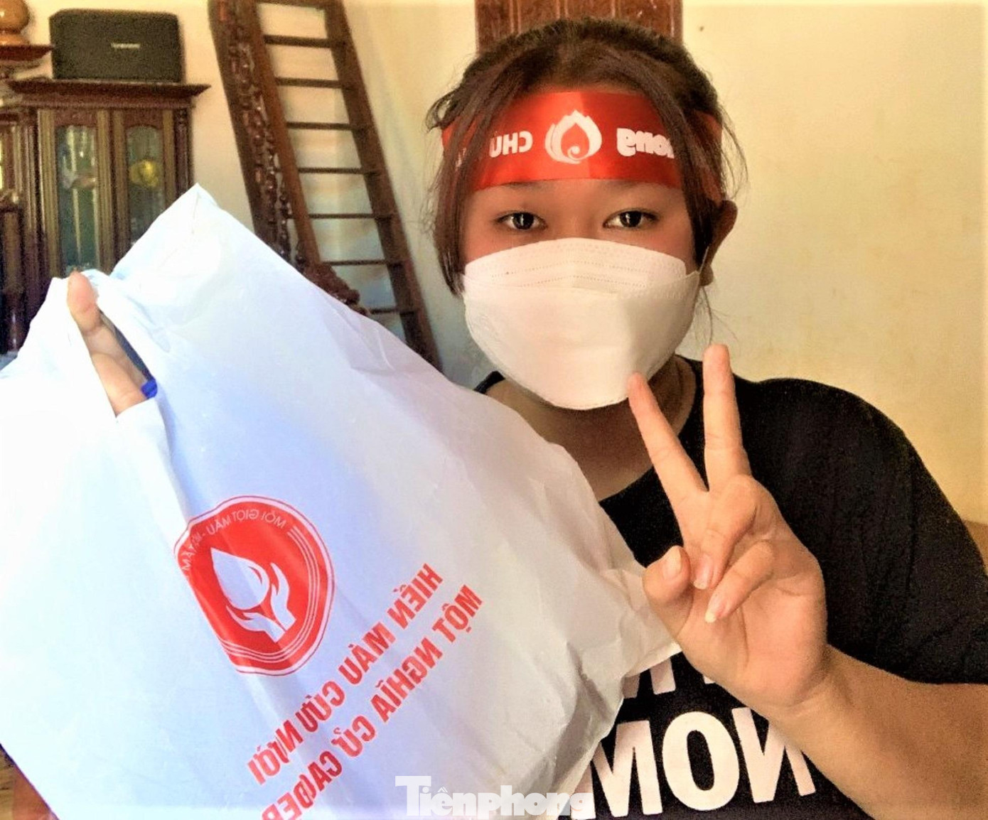 Như Ý hào hứng đi hiến máu cứu người