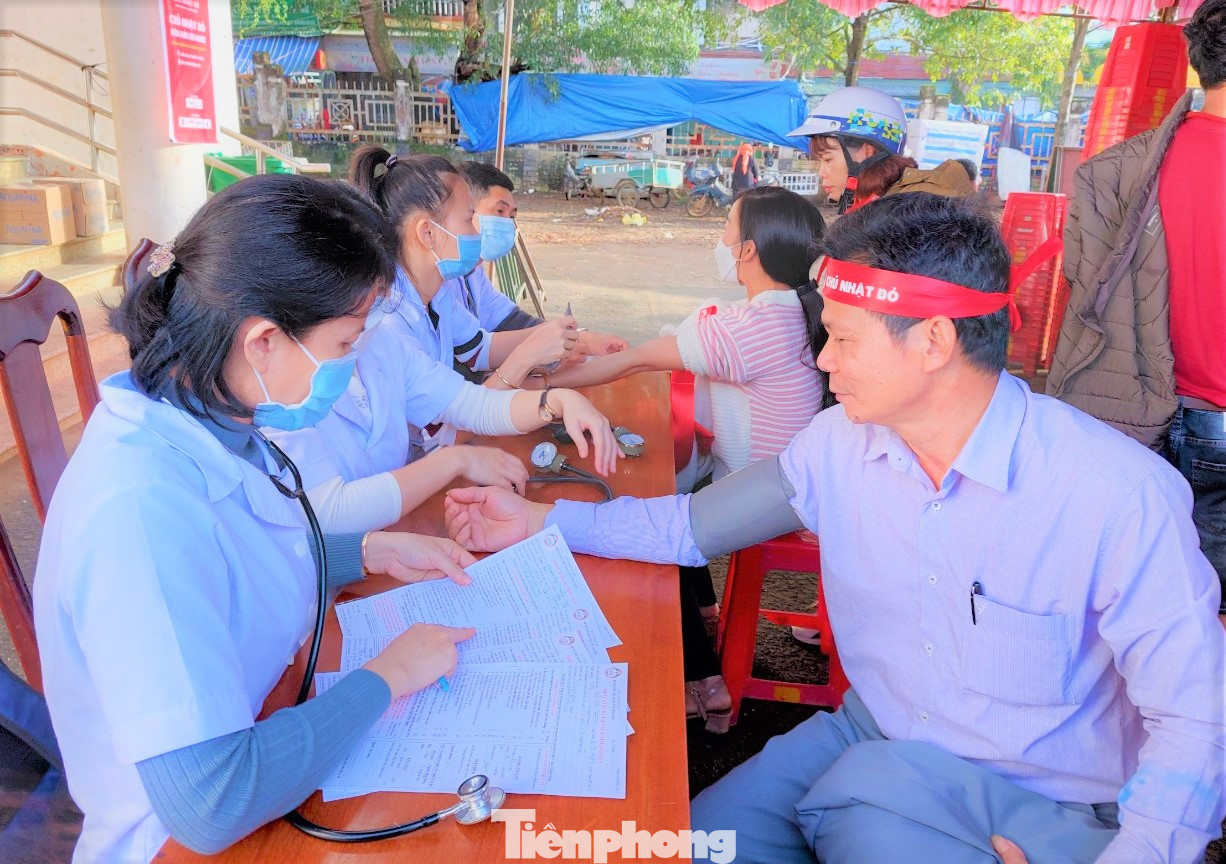 Ông Phạm Duy Hùng- Bí thư Đảng ủy, Chủ tịch UBND xã Cư Huê, đã 12 lần hiến máu