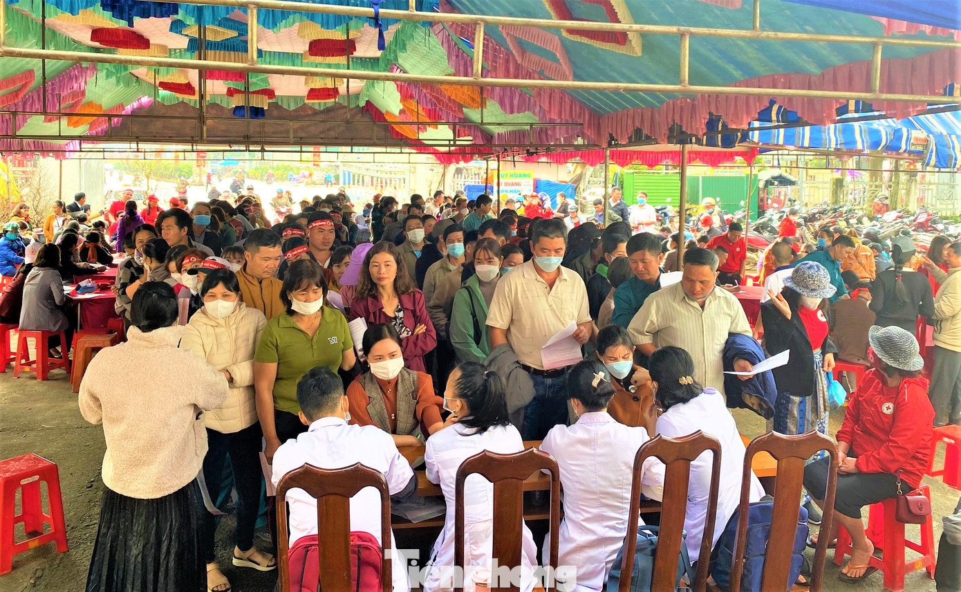 Rất đông bà con đến với ngày hội Chủ nhật đỏ tại huyện Ea Kar