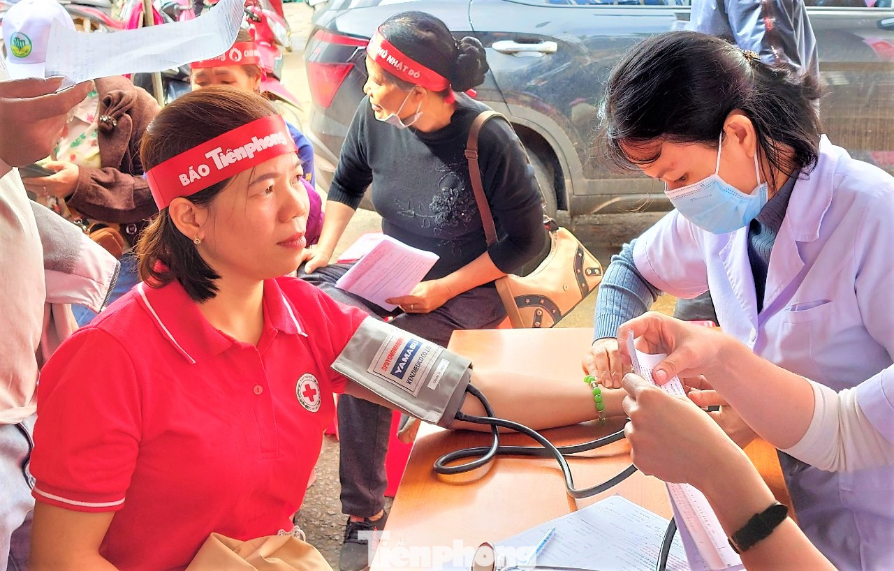 Chị Diệp Thị Huệ, Phó Chủ tịch Hội Liên hiệp phụ nữ xã Ea Sar, đã 10 lần cho máu