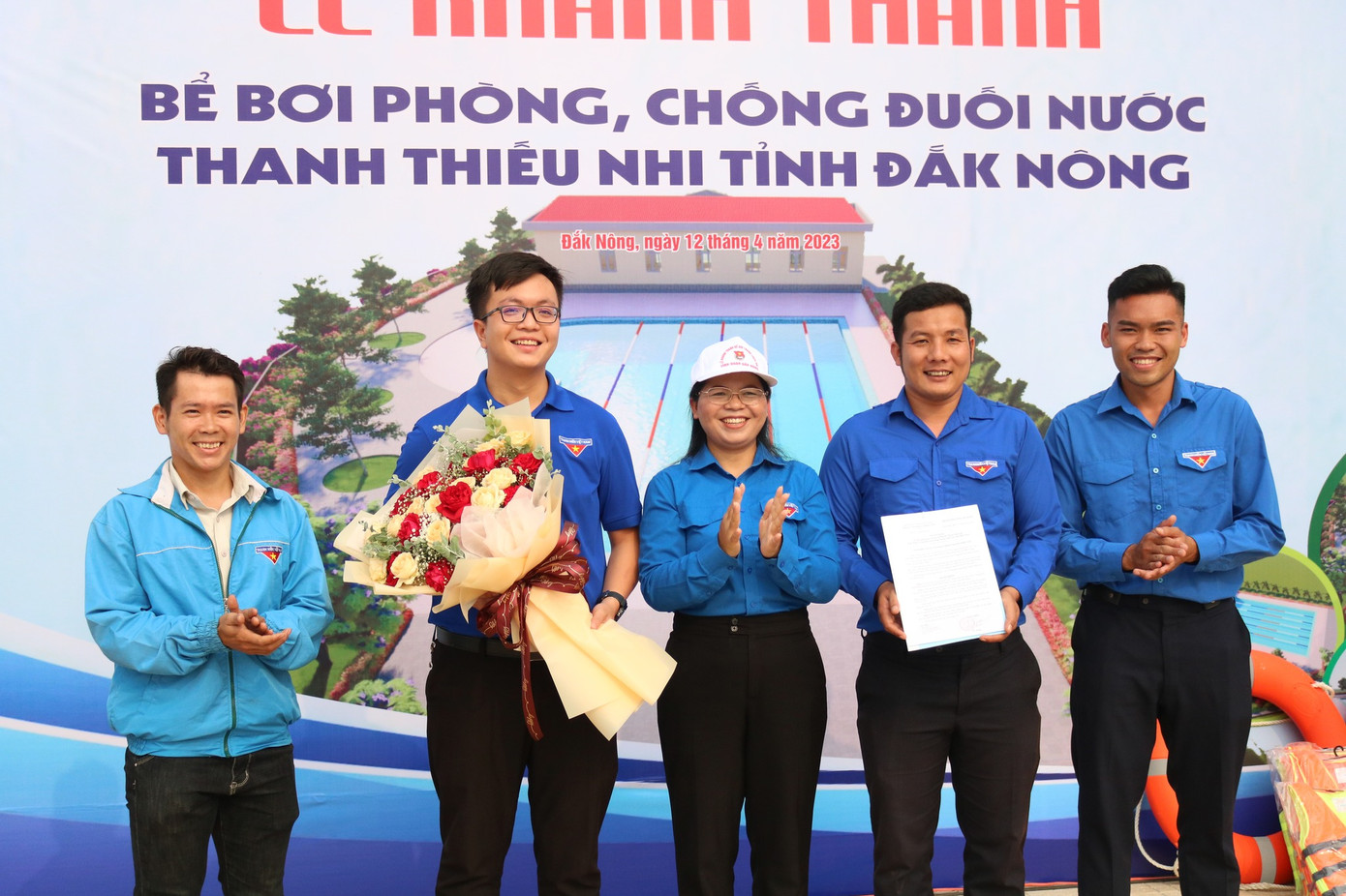 Tỉnh Đoàn ra mắt CLB bơi lội Tỉnh Đoàn ra mắt CLB bơi lội