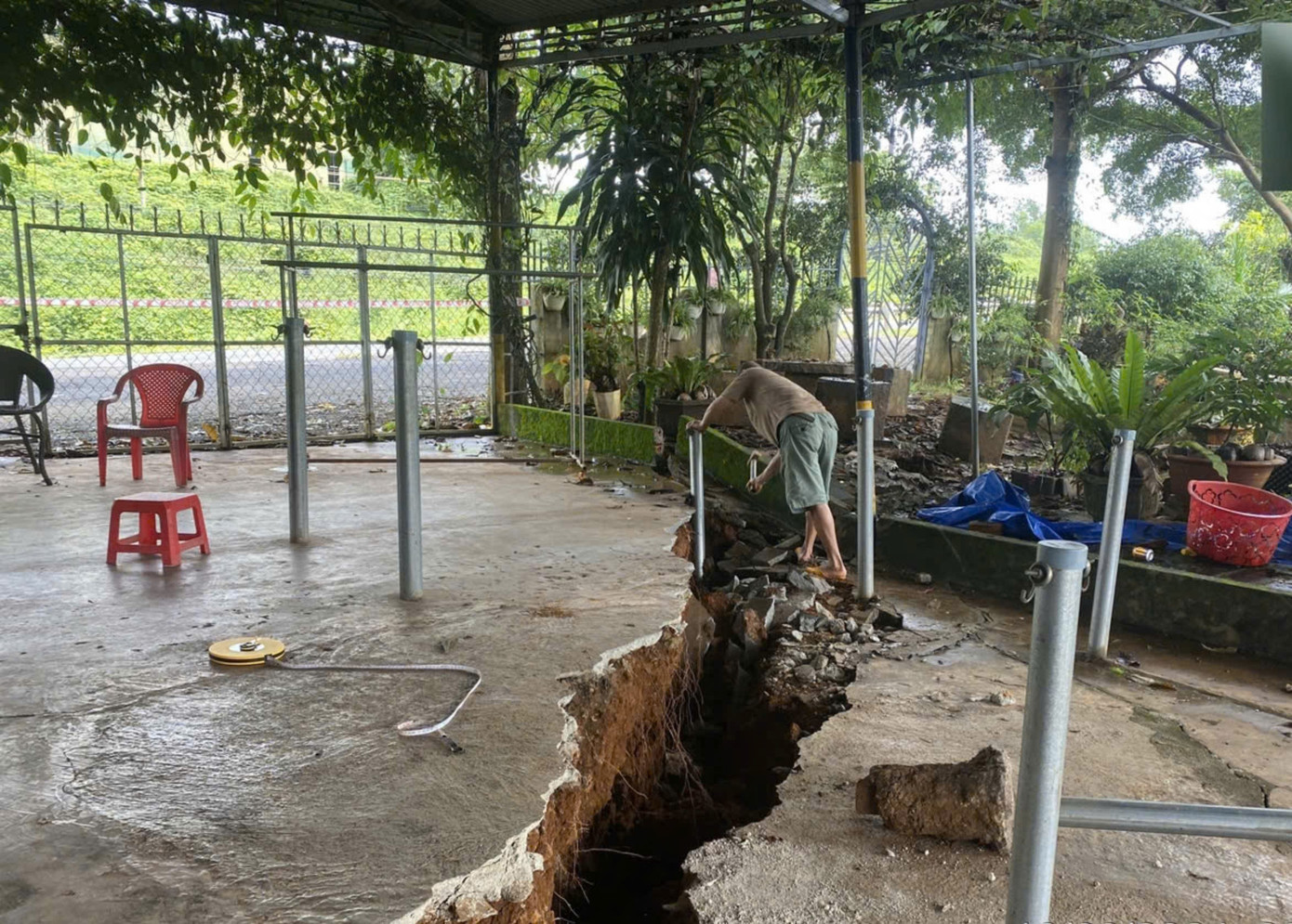 Khu vực sạt lở có tình trạng san lấp mặt bằng trái phép